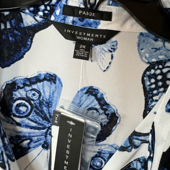NWT Plus Size 2X Investments Butterfly Print Blouse - Picture 5 of 5
